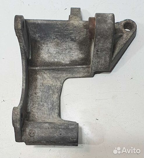 Кронштейн насоса гидроусилителя Audi A6 C5 Allroad