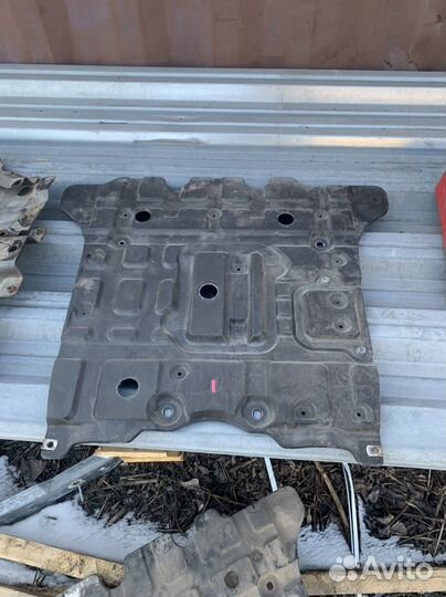 Защита картера Toyota Land cruiser 200