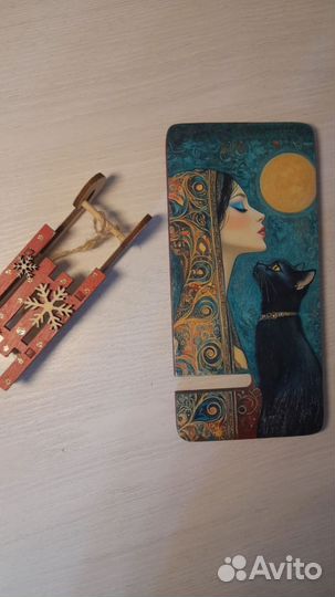 Подставка для телефона из дерева 2