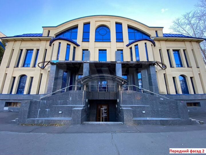 Здание целиком, в центре города. 3 этажа