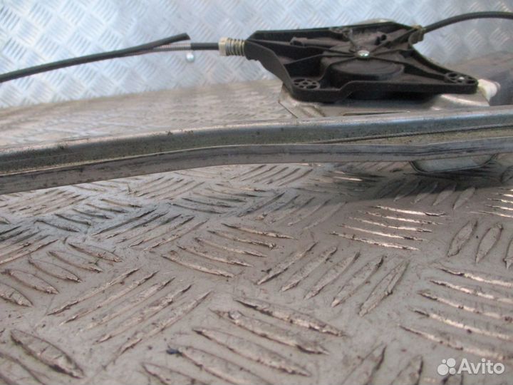 Механизм стеклоподъемника с моторчиком правый Merc
