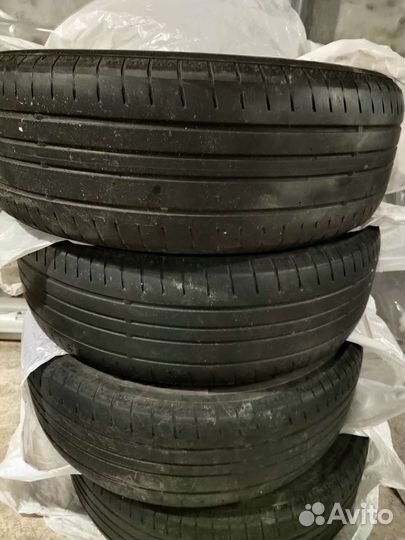 Yokohama BluEarth AE50 SUV 215/65 R17