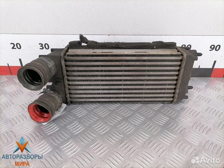 Интеркулер Ford Fiesta 6 2010