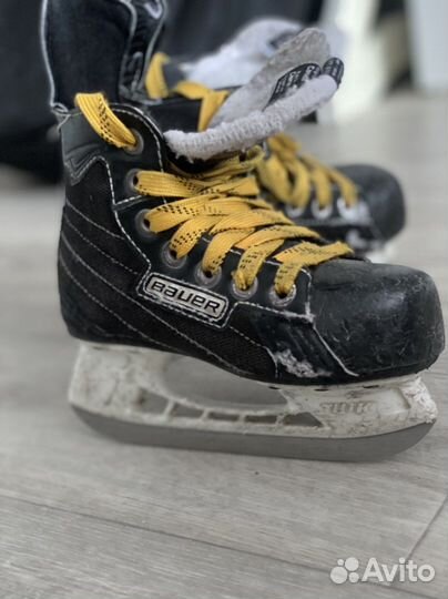 Коньки хоккейные