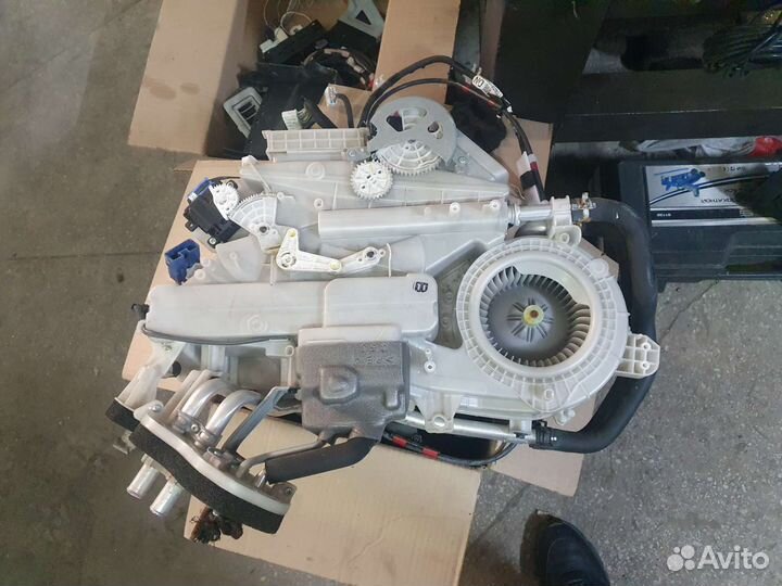 Корпус отопителя задний land cruiser 200