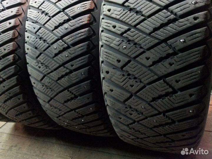 Goodyear Ultragrip Ice Arctic 205/55 R16