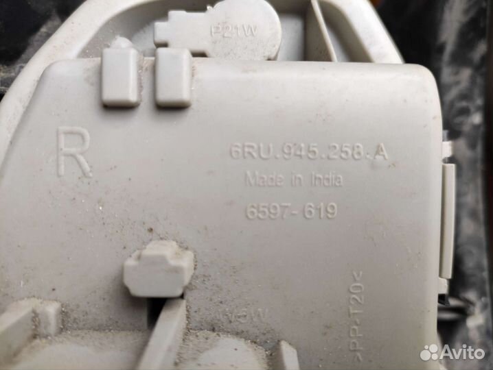 Задний фонарь б/у клееный на VV Polo sedan 2013 г