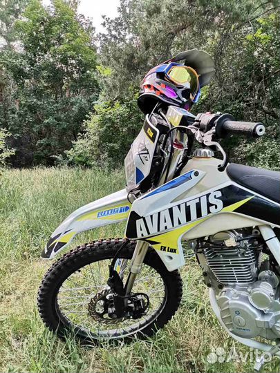 Avantis FX LUX 250