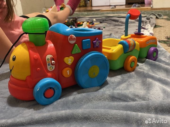 Паровозик fisher price