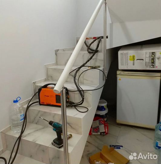 Перила, пopучни, огpaждения из нержавeющей cтали