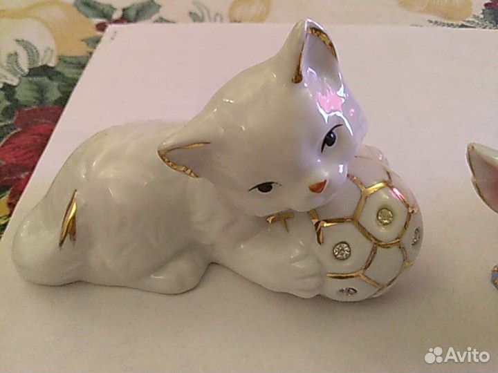 Фигурки фарфор