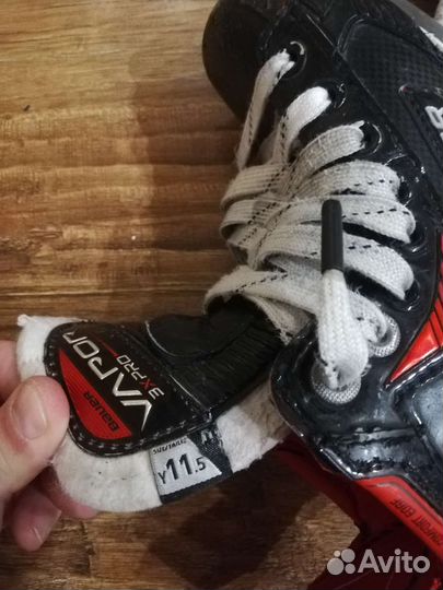 Коньки хоккейные детские