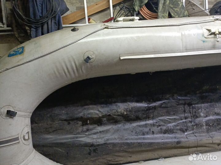 Продам лодку Gladiator D420AL