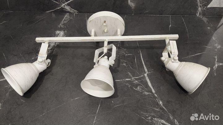 Светильник потолочный