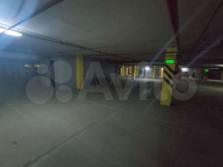 Машиноместо, 18 м²