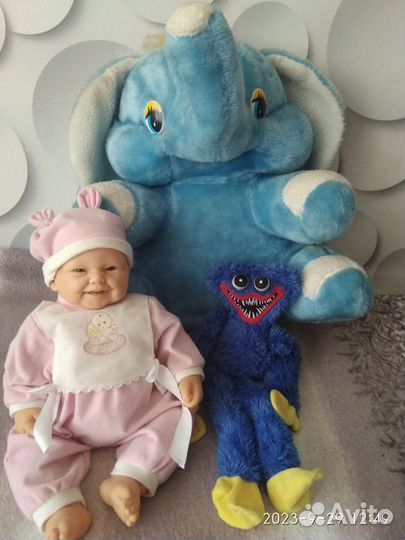 Мягкие игрушки отдам. Кукла бронь до завтра