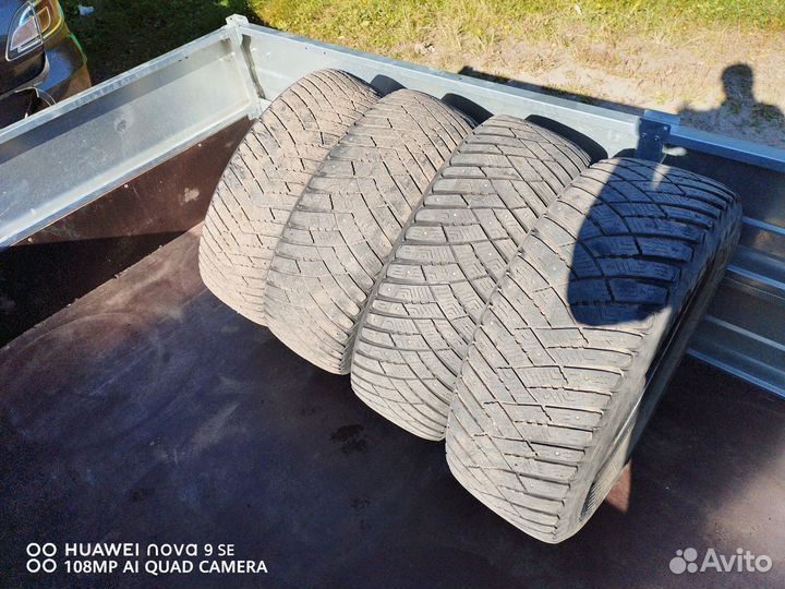 Goodyear Ultragrip Ice Arctic 215/60 R16