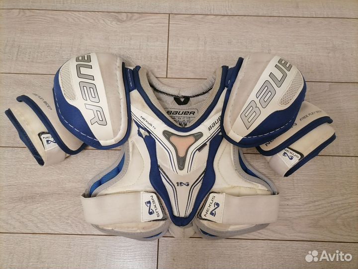 Нагрудник хоккейный bauer 1N