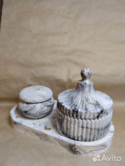 Шкатулки и поднос ручной работы