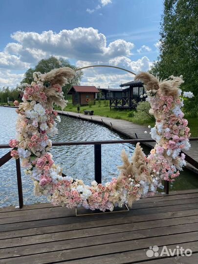 Круглая свадебная арка с декором на Ваш вкус