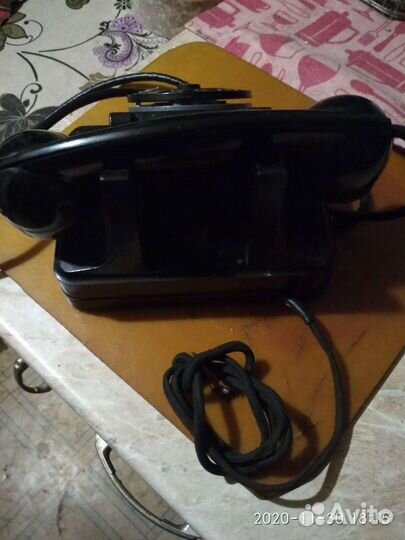 Старинный телефон