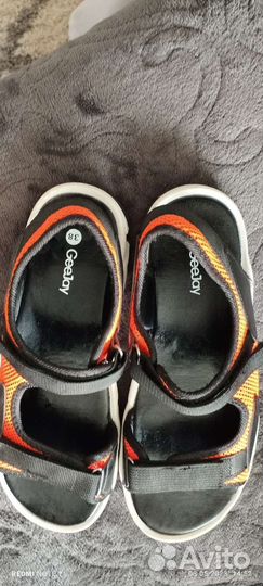 Сандали новые