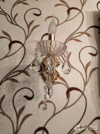Комплект люстра и бра