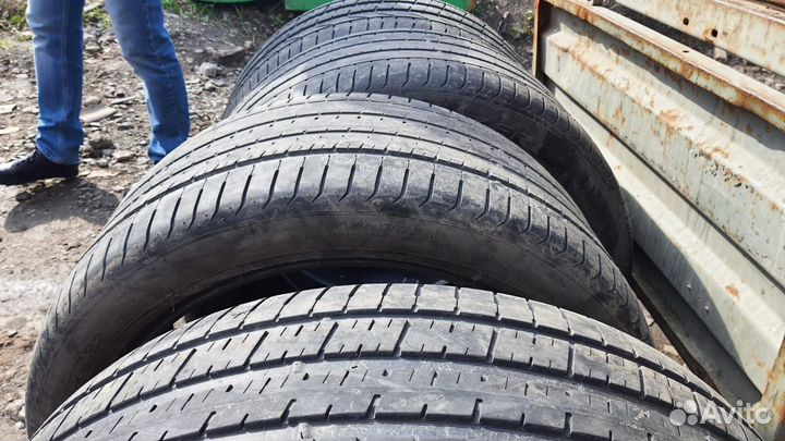 Pirelli P Zero 285/40 R22 и 325/35 R22