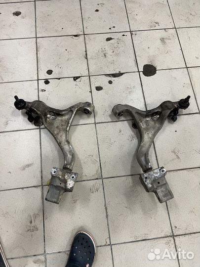 Рычаг правый на инфинити м 37 4 wd