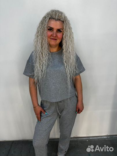 Модель на афрокосы, афронаращивание