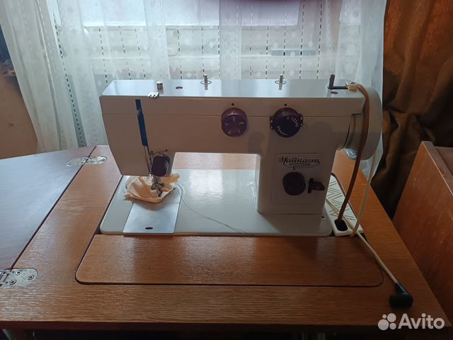 Машина швейная Чайка ножная