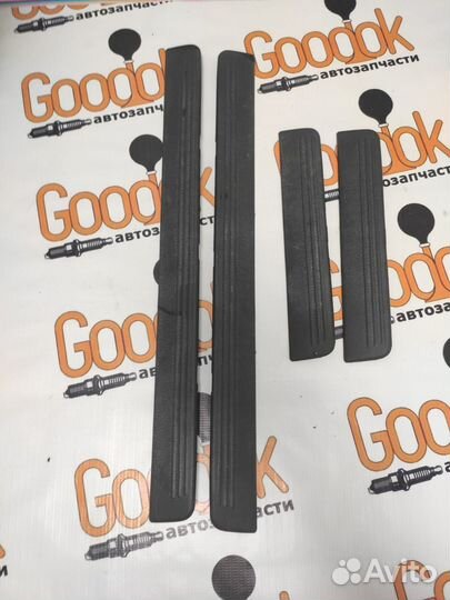 Комплект накладок порога Nissan Primera P11