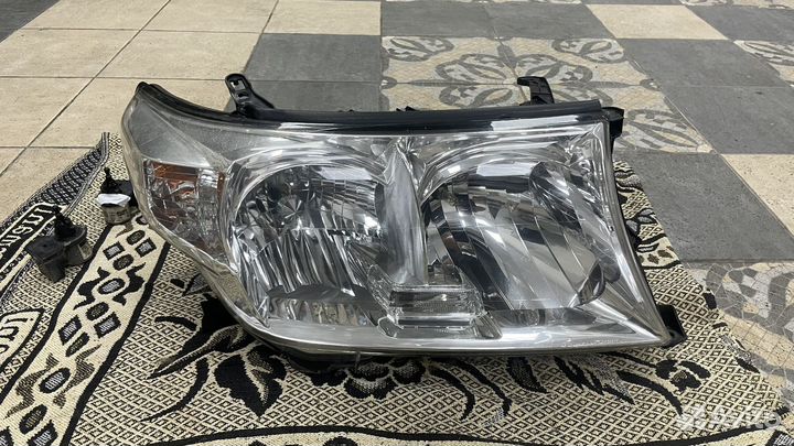 Фары toyota land cruiser 200 передние