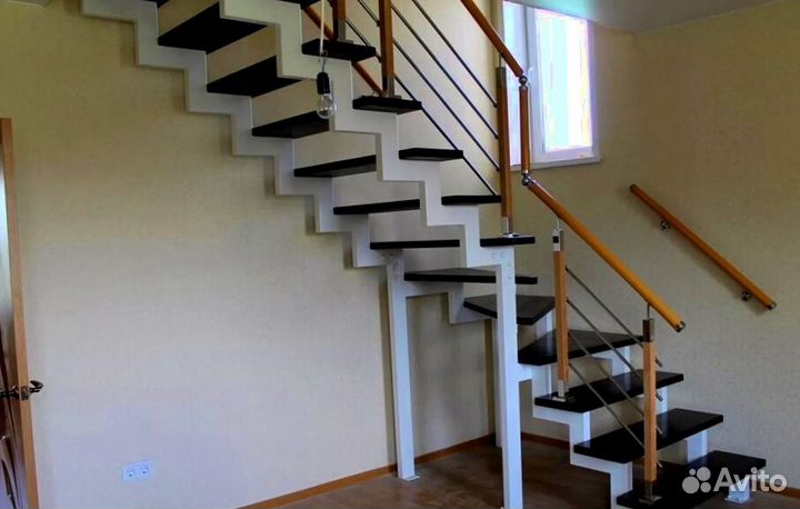 Лестница в дом или квартиру