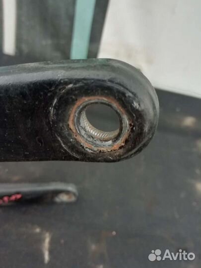 Поводки дворников Ford Focus ll