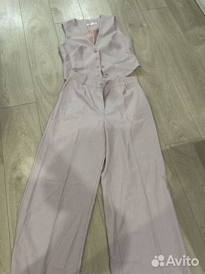 Костюм женский деловой 46