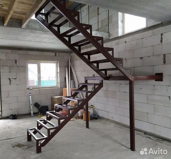 Металлокаркас лестницы