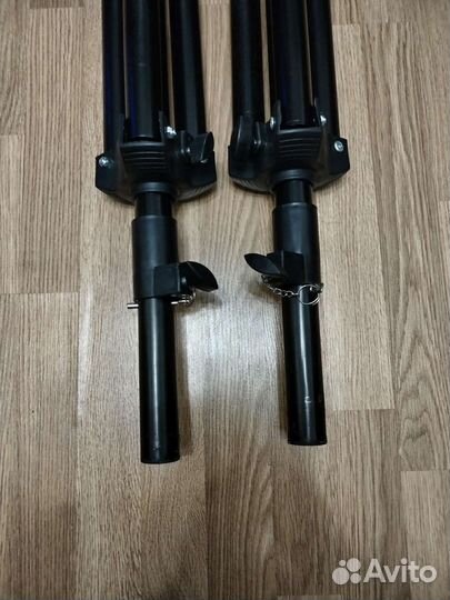 Стойка для акустической системы тринога