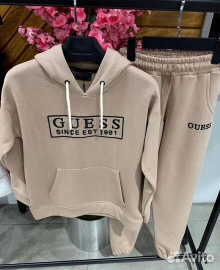 Спортивный костюм Guess