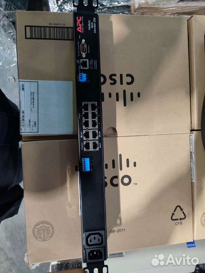 APC NetBotz Rack Monitor 200