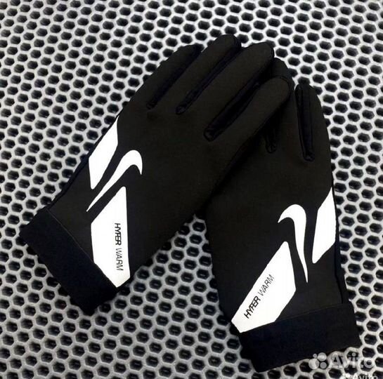 Перчатки Nike новые
