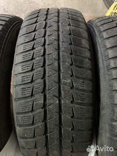 Falken Eurowinter HS-449 215/60 R17