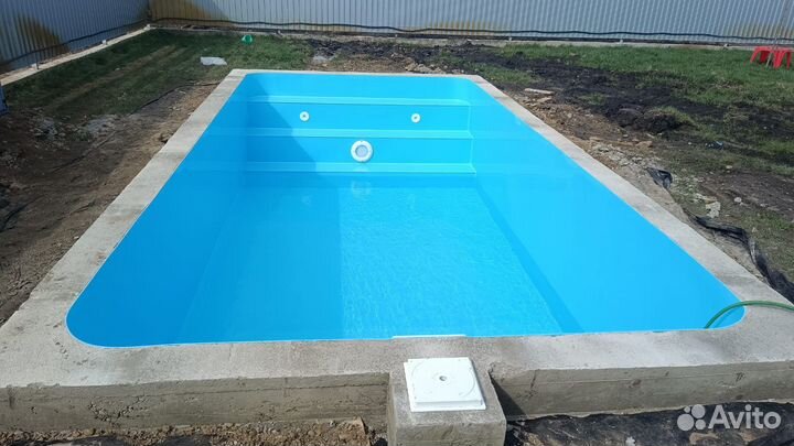 Бассейн из попилипропилена с лестницей