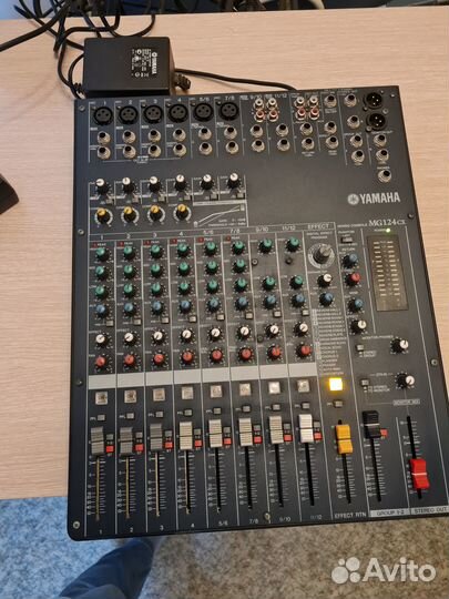 Микшерный пульт Yamaha MG124CX с эффектами