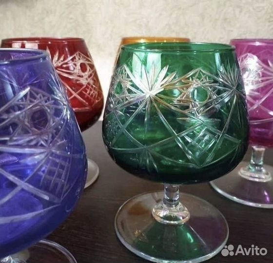 Коньячные бокалы цветное стекло