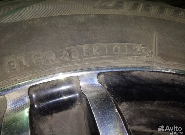 Bridgestone Blizzak Revo2 215/60 R17