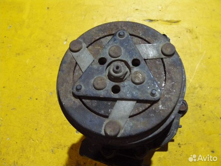 Компрессор кондиционера для VW Polo SED Rus 2012г