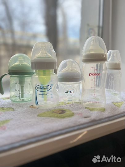 Бутылочки для кормления + соски