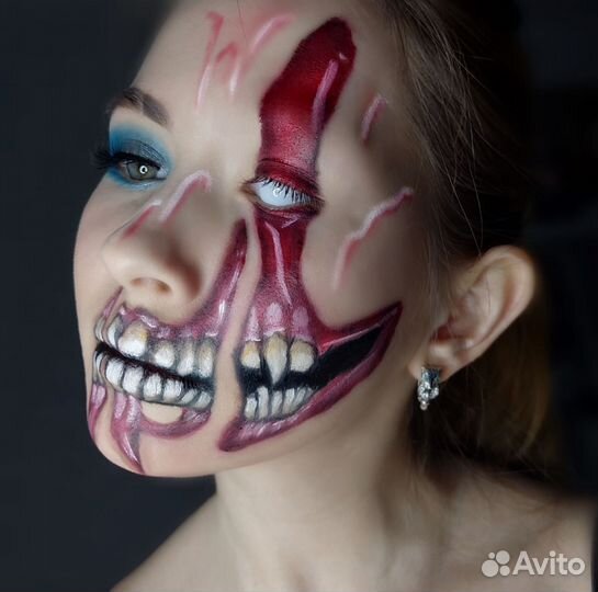 Модель на макияж