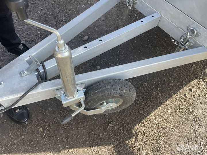 Прицеп легковой двухосный